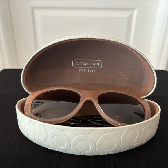 Coach Round Sunglasses - Picture 2 of 8